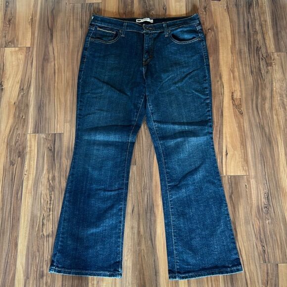 Levi's 515 Bootcut Jeans - Picture 4 of 8
